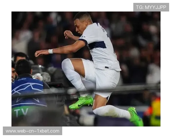 姆巴佩点球绝杀后冷静庆祝，展现射手本色